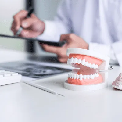 ¿Qué médico trata los dientes fracturados?